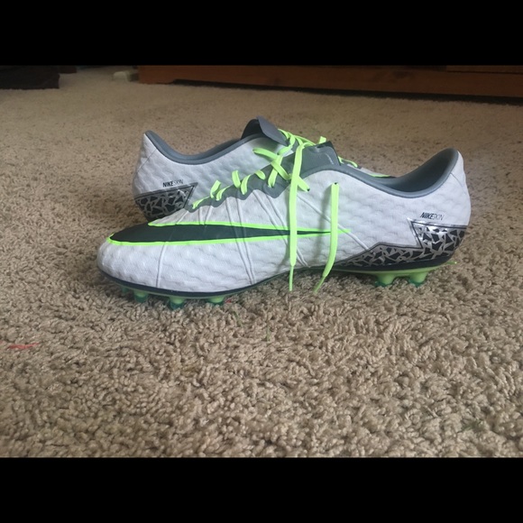 Nike Hypervenoms - Picture 2 of 5